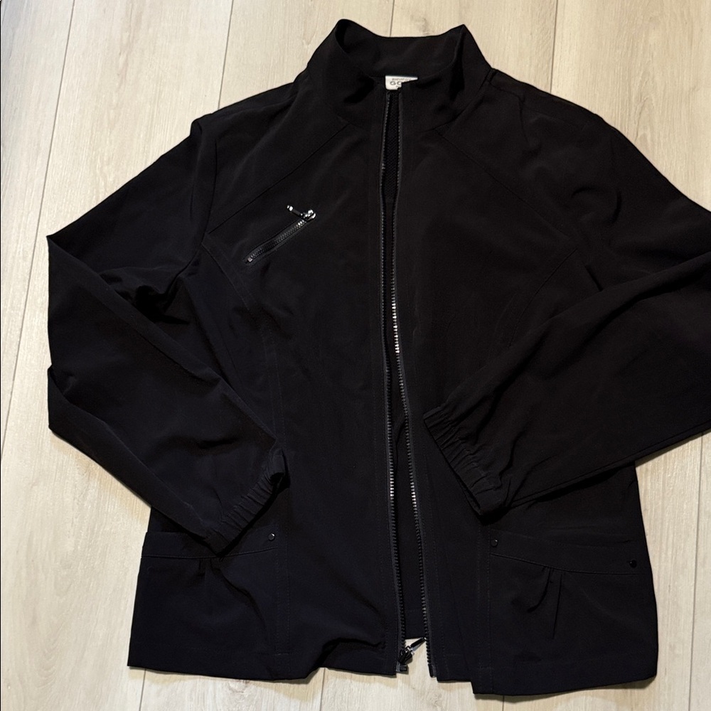 Women’s Black Lightweight Golf Jacket with gathered Pockets Size 2 Never Worn